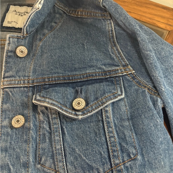 Abercrombie & Fitch Classic Blue Denim Jacket - Picture 5 of 5